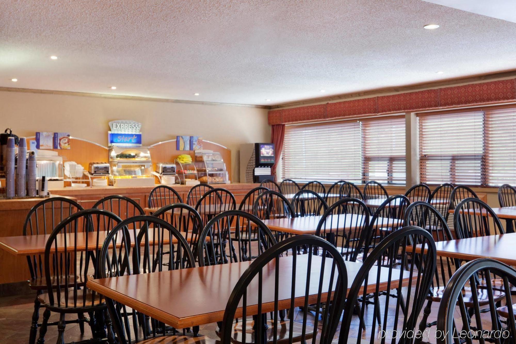 Holiday Inn Express Hotel & Suites Saint John Harbour Side By Ihg Buitenkant foto