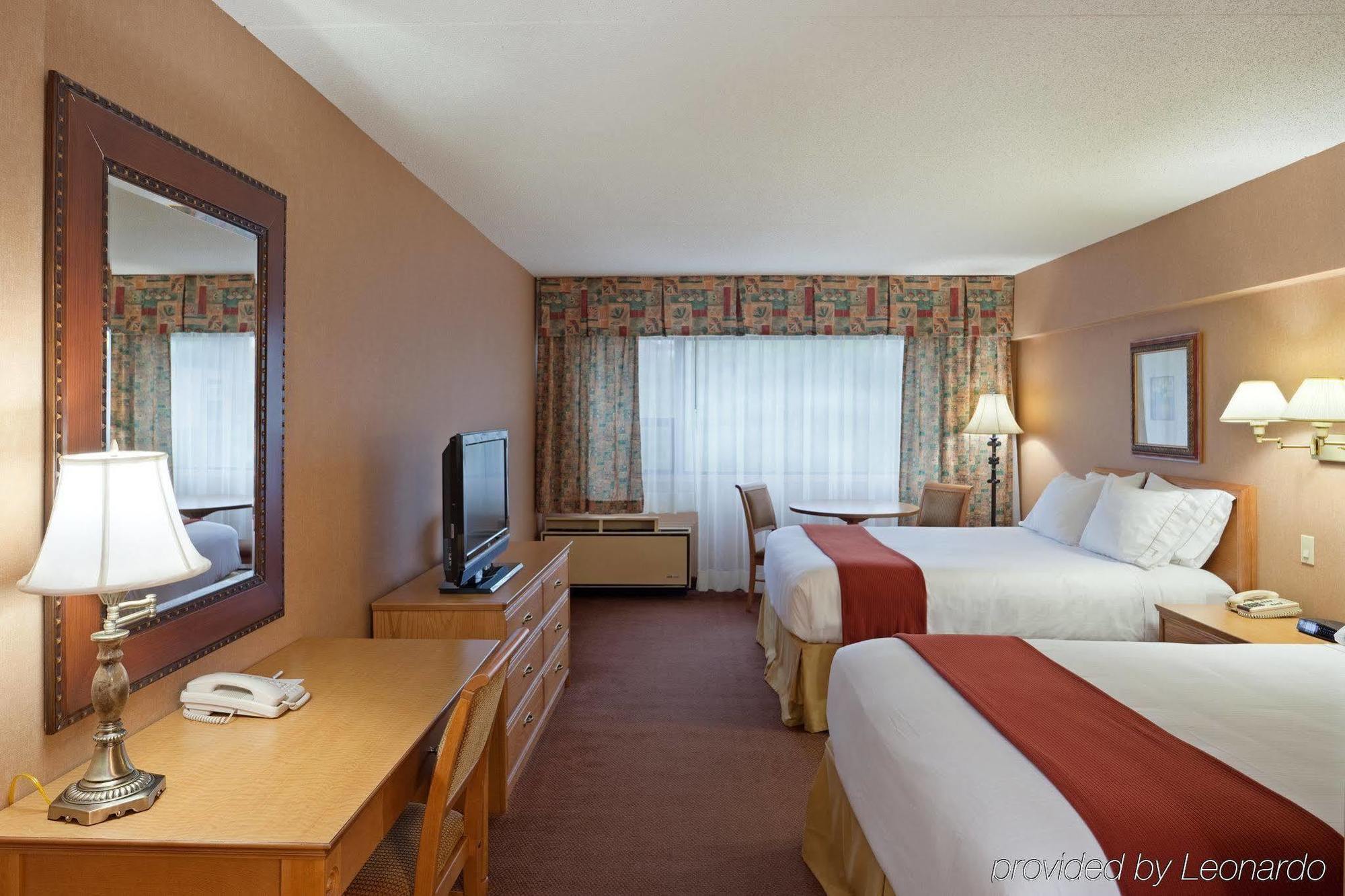 Holiday Inn Express Hotel & Suites Saint John Harbour Side By Ihg Buitenkant foto
